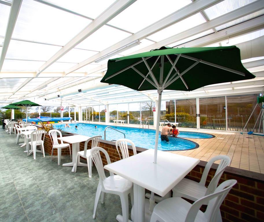 كاوز Orchards Holiday Park المظهر الخارجي الصورة